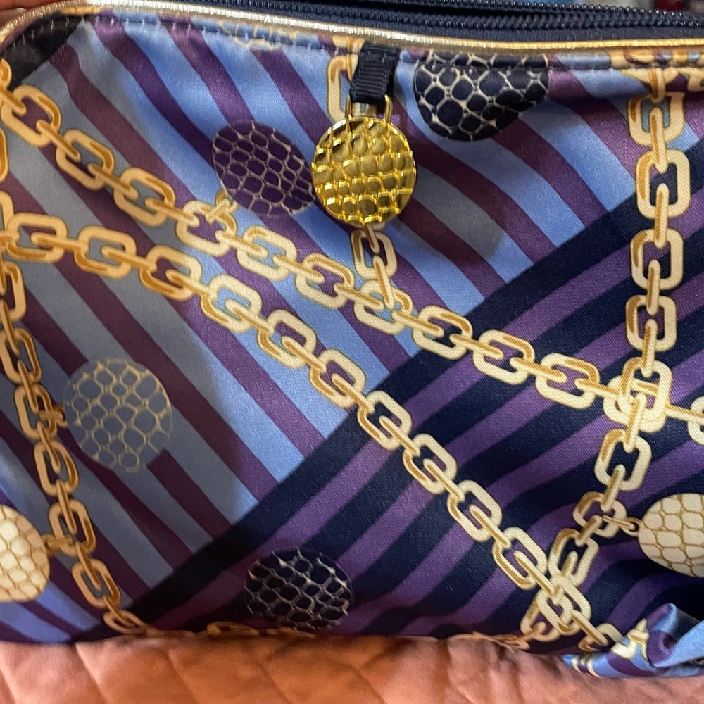 Very cute Estée Lauder satiny cosmetic bag